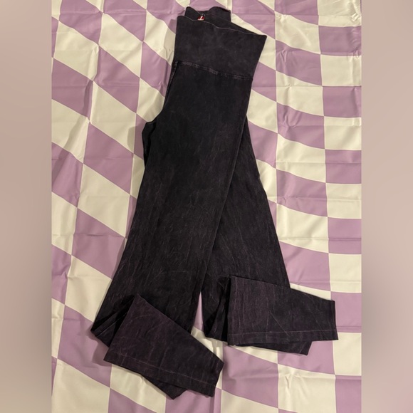 Hard Tail Forever Mineral Wash Flare Yoga Pants - Picture 8 of 8